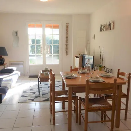 Maison 3 Pieces Pres De La Avec Piscine, Terrasse, Et Parking A Bretignolles-sur-mer. - Fr-1-224a-17 Tatil Evi *